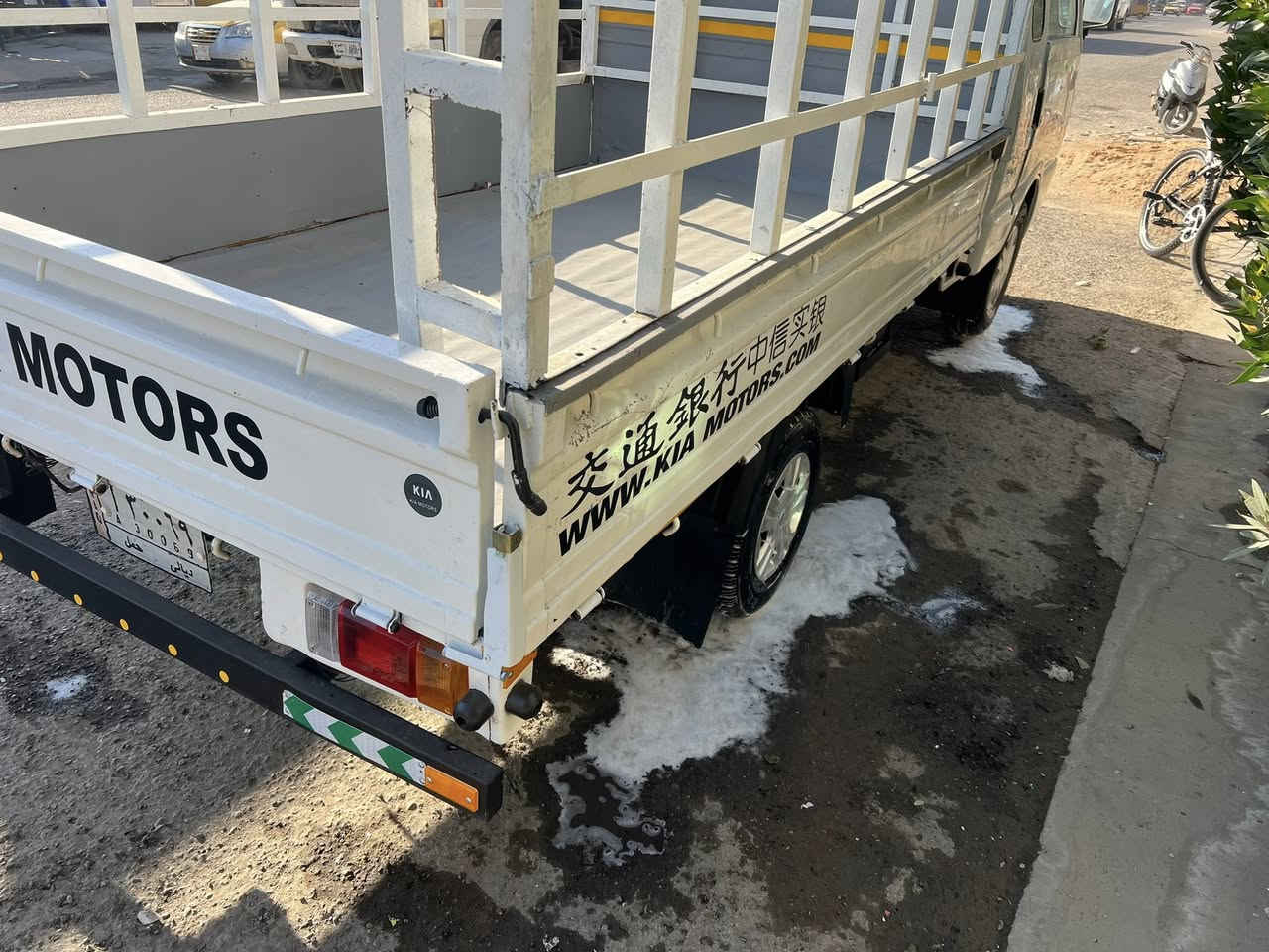 السلام عليكم للبيع كيا بنكو مديل 95. رقم ديالى إنكليزي سنويه لل29 محرك 2700 بلاد جديد  كير اكسن حداده شواصي كفاله تخم تاير.  دواخل جديده محجر   غلاف جاهزه.   قماره وربع 7 جنكال.     مكفوله من ضربه وكص.  فقط صبغ جماليه.      مكاني بغداد.    السعر.  65 ورقه.           اتصل.  وتدلل. 
    هـ. ***********.    هـ. ‭0788 288 2273‬. 💞
