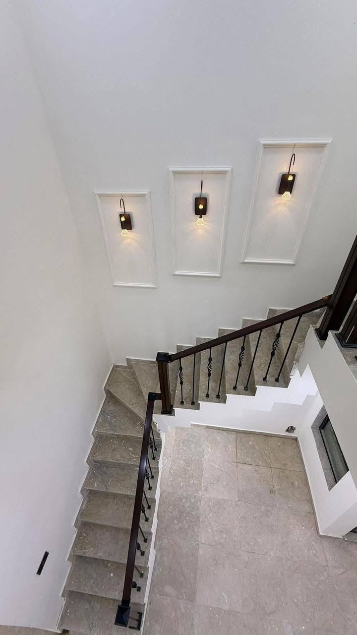 🏠دار للبيـــــــــع 

فارغ تسليم مباشر غير مسكون سابقآ 

 بناء حديث درجة أولى 
فـٓــــي الگرامـــــــة 2
قــــــرب مجمــــــــع الضامــــــــن الطبــــــــي
__________________
المساحــــــة // 130م #طابـــــو #مــــــلك #صــــــرف
الواجهـــــــــة // 6.5م
النــــــــــــــزال // 20م
__________________
🧱🏗️ #الطابــــــــــــــق #الأرضـــــــــــــي
غرفـــــــــة (سويت) وصالـــــــــة وهــــــــــول ومطبــــــــخ ومجمــــــــــع صحيــــــــات خارجــــــــي وداخلــــــــي وطارمــــــــــة ...
🧱🏗️ #الطابــــــــــــــق #الثانــــــــــــــــي
غرفتيـــــــــن وهـــــــــول ومجمــــــــــع صحيــــــــات ... 
ـــــــــــــــــــــــــــــــــــــــــــــ💲
للأستفســـــــار عــــــن السعــــــــر يرجـــــــىٰ الاتصال
ـــــــــــــــــــــــــــــــــــــــــــــ💲
#مكتـــــــــب
           #القند_للعقار 

***********

***********  
_____________________________________________
