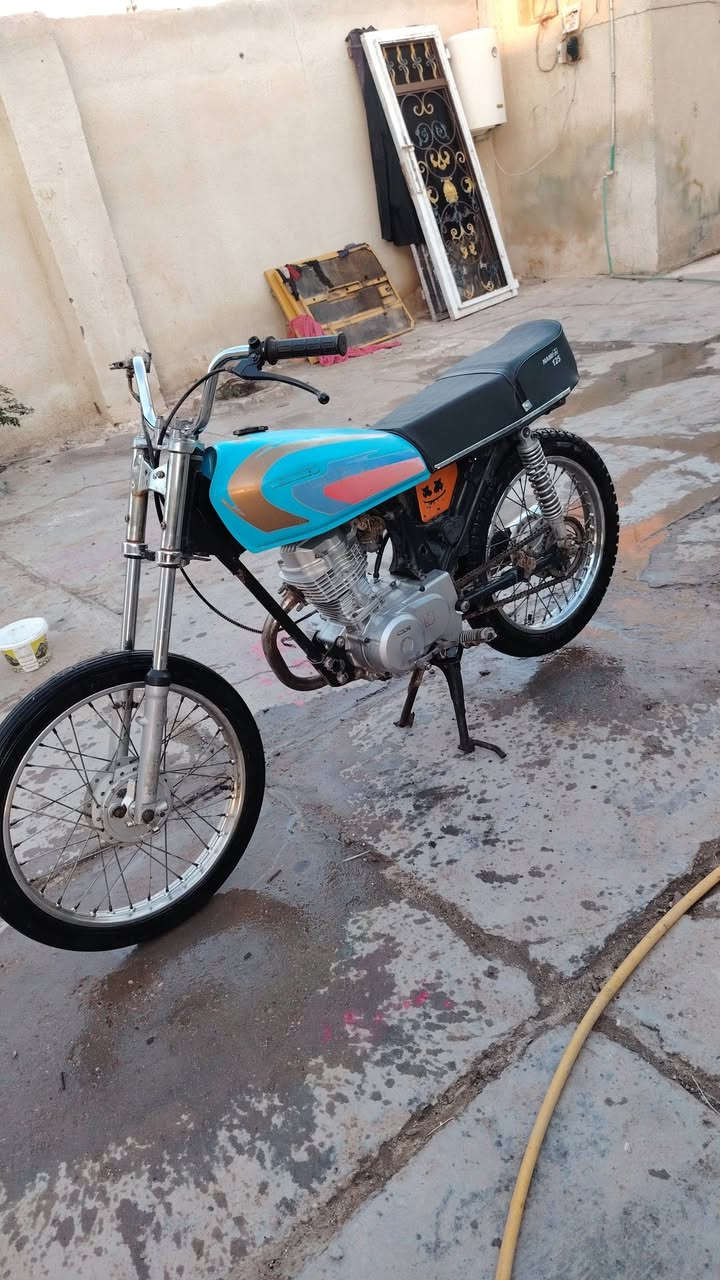 سلام عليكم يراني نامه للبيع دراجه شاصي كفاله مكينه مكفوله بس بيهه خيط بخار قليل صوته ناعمه وجديده نهضه  ومعدل تخبل تايرات جدد ولوياله موس سعر 400 وبيهه مجال مكاني البصره الزبير رقم ***********
