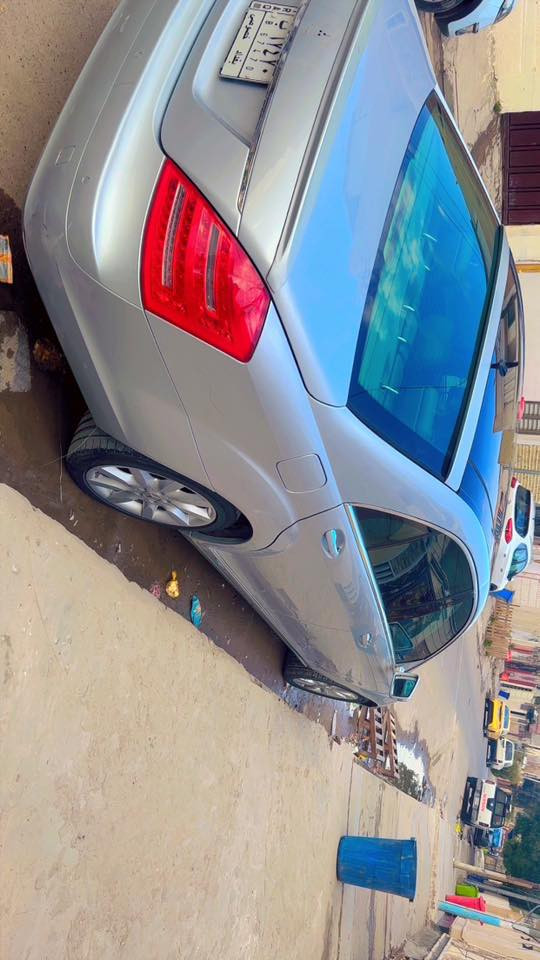 السلام عليكم مارسيدس S350 خليجية رقم بغداد فول مواصفات لارج بانورما جديده كلش اي نقص مابيها ولا صبغ موديل 2008 علبها سيرفس كامل كير مكينه كشر حداديه كله جديد غرفه جديده الف متصرف عليها سعر 185 وبيها مجال مكاني بغداد الحبيبيه ***********
