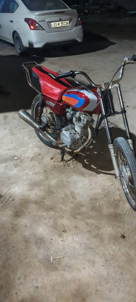 دراجه ايراني للبيع سعر 325مكينه نيرجي و دراجه كلاك مكاني جزيره فيحاء تواصل رقم هاتف:***********
