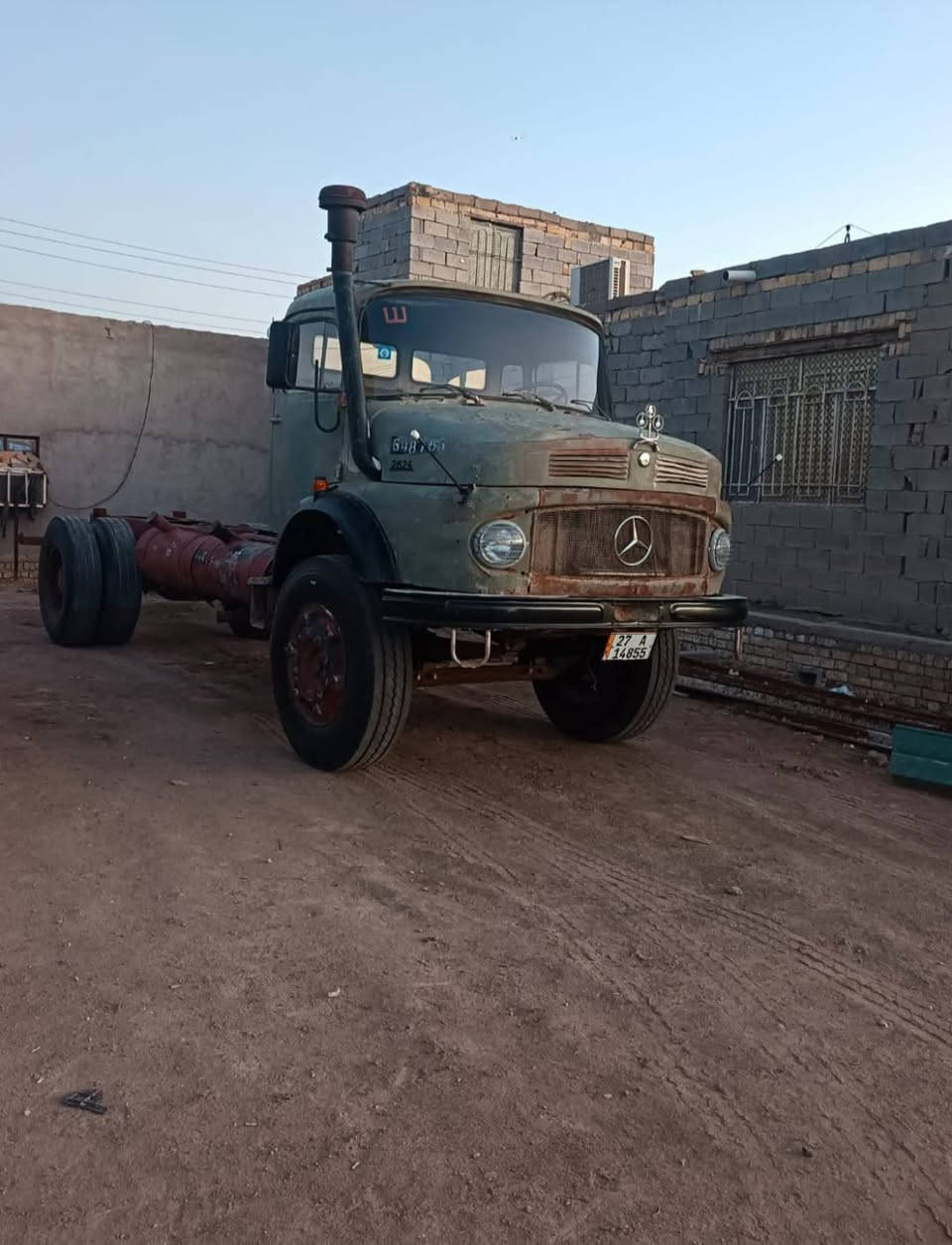 سلام عليكم  البيع اقجم تك الموديل79اكسن جيف محرك 55مامفتوح كير 23سياره جديد شاصي جديد  غماره جديد  سياره  خير من الله  مال جناي رقم ذي قار***********  ثني رقم ***********
