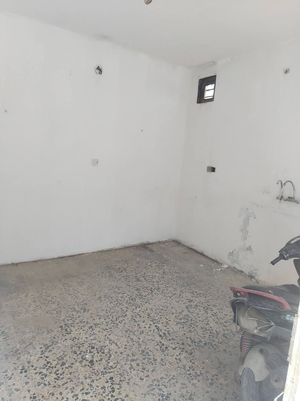 دار للبيع زراعي ١٠٠ متر ركن صاله وغرفه ومطبخ وصحيات العنوان شارع المطار الجديد شارع الشفلات رابع فرع للإستفسار الاتصال على الرقم *********** وتساب
