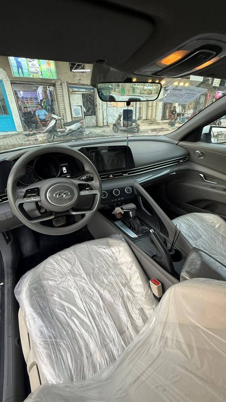 السلام عليكم اخوان 

النترا  موديل  21  خليجي  مكينه  2000 دوش للبيع 

السياره مكفولة من الضرر والصبغ بيها كدشبر صبغ بدوسه وسونارها ويه الصور

 حلوة ونضيفة وبالعافية على الياخذها باسمي شخصيا مكانها بغداد ورقمها بغداد 

السعر 155 وبيها مجال قليل 

للاستفسار /***********
