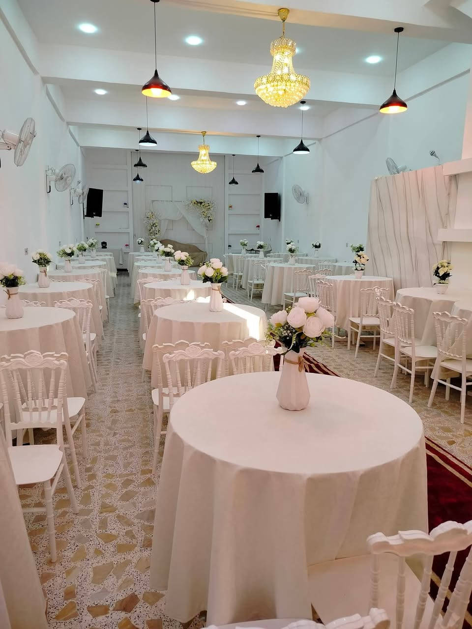 🏡 عماره #للبيع  تجاريه  طابـــــــــقين عليه شكل قاعتين
​فرصة مميزة لامتلاك  عقار بسعرمناسب 
​📍 الموقع: الحلة /.شارع 80 مال كربلاء 
📐 المساحة:   150متـــر 
⚖️سنـــــــــد طـابو صـــرف 
⚡ الخدمات: كاملة 
​📌 مواصفات الدار: قاعتين
مجمع صحي العدد 2 
​💰 السعر:  عبر واتساب فقط 
​📞 للتواصل والاستفسار: مكتب علي التميمي العقارات *********** عليه واتساب فقط 
​#دار_للبيع #عقارات_بابل #الحلة  #بيت_للبيع #عقارات_العراق
