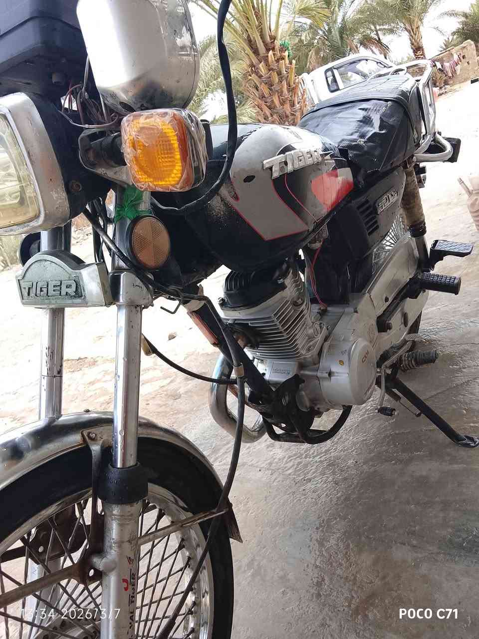 دراجه لبيع مديل 22كلك كلك كلك كهربائيات كلها شغاله دراجه كامله عوزها بس الشفت مال الهندر المكان بابل الحمزه الغربي الخميسيه السعر 375 وبيها مجال***********
