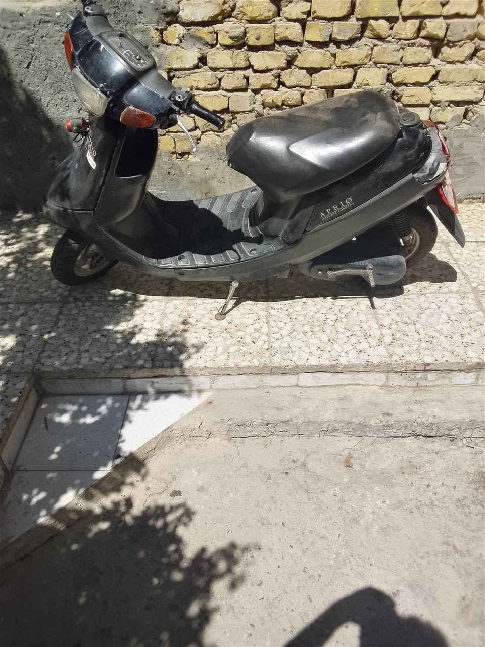 السلام عليكم دراجة بطة دراجة شقالة من اول هندر
سلف تشتغل بس عوزهة باتري ابيع كوم حديد 
دراجة بيهة كلج لخلفي رياضي بس دراجة 
كوم حديد مكاني بغداد مدينة الصدر 200وبيعة مجال ***********
كوم حديد

