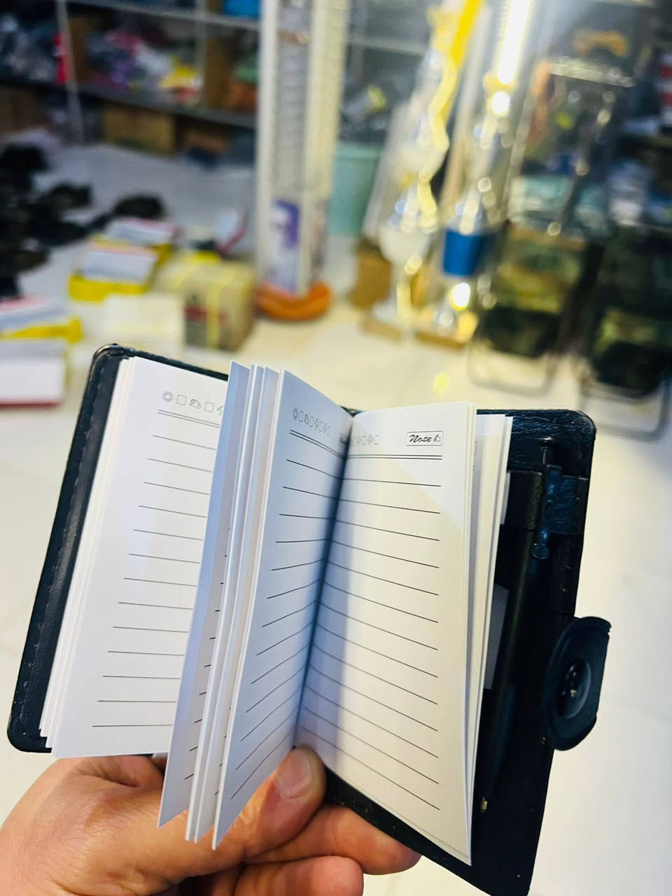 اسعار مناسبه جداً/كسارات ١٠ / دفتر ملاحظات ٣ / مشلح ١٨/ لايت ٥ /درع ٢٨
للحجز والاستفسار ***********
صلاح الدين العلم سمره
