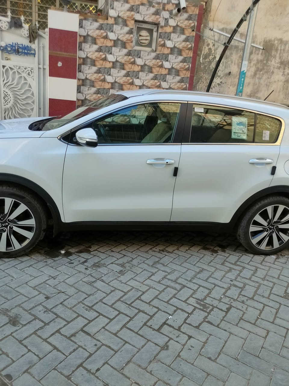 سبورتج 18مكينه كير مكفوله بصمه كرسي كهرباء هند بريك دكمه السياره بدون بارد بدون صبغ  بيه كم رصعه  رقم بغداد هزه جديده  مكان السياره بغداد السعر 182 بسمي الاتصال على الرقم ***********
