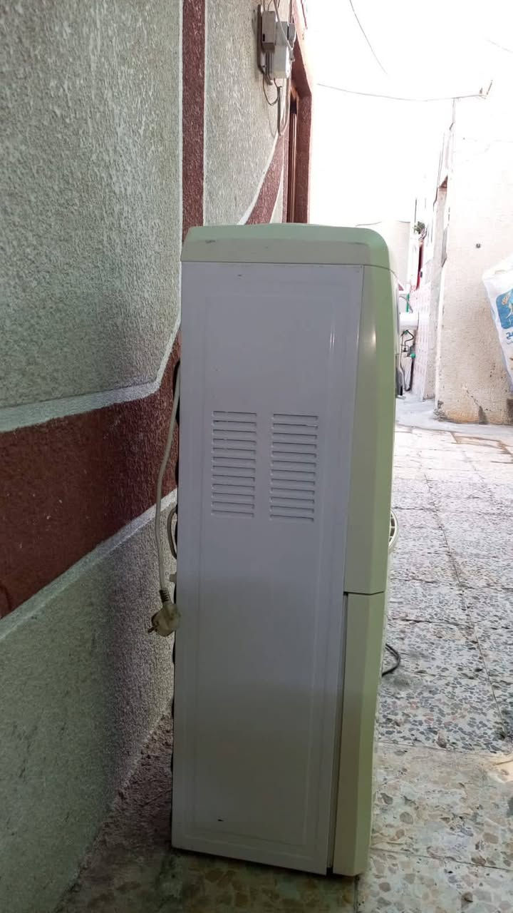 براد للبيع ابو الدبه السعر 60 وبيه مجال العنوان بصره حيانيه دور الشرطه رقم الهاتف ***********
