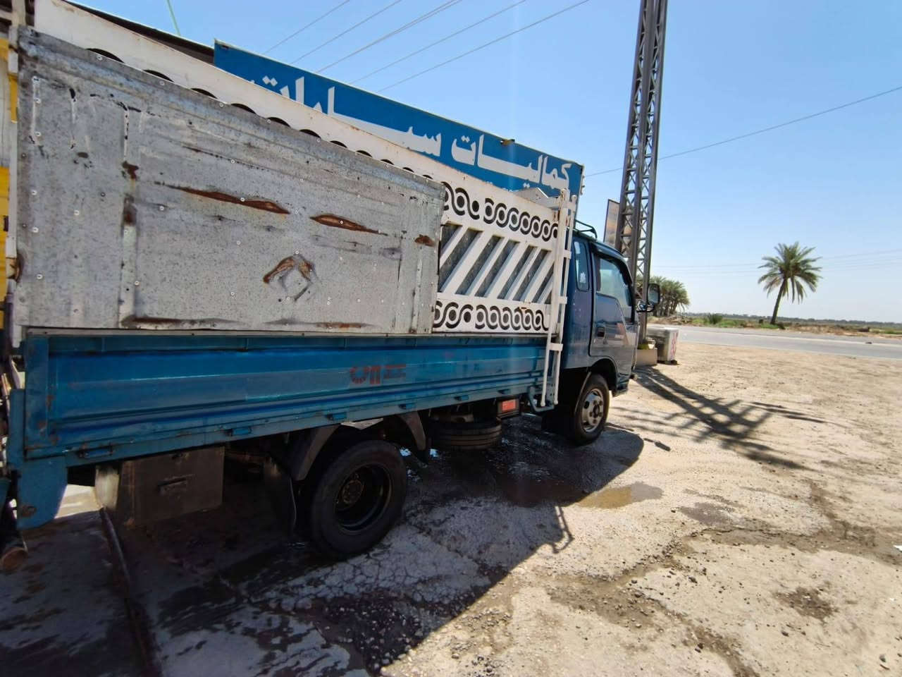 السلام عليكم 
فونتيرا فحل موديل ٢٠٠٢  ب٩٠$قابل للتفاوض 
رقم بغداد لل٢٠٢٧ 
تحويل مباشر 
مكينة وكير واكسل وشواصي وحدادية وكهربائيات كفالة 
مزودة بتانكي سعة ١٠٠ لتر 
والبدي مغلف ببليت مغلون ثقيل جوانب وارضية 
ومحجر فصال ثقيل 
مكانها نجف ناحية الحرية 
للاستفسار ***********     ***********
