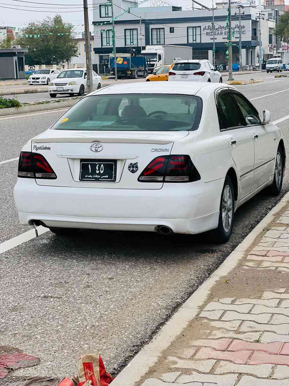 شاهینەی موس  2005ڕۆیاڵ
 دوو دوگمە ناوزەرد 
بچوک وە بچوک ئاوێنە کارەبای چوار تایەی تازە
بەسمە ڕەش 
پارچەو نیوێک ئەوروپای هەیە 
سپورتی پێشو دوای بۆ بەستراوە 
دینارێک مەسروفی تیا نییە 
0772 865 0629
لەسەر ئیزنی ئەدمین
