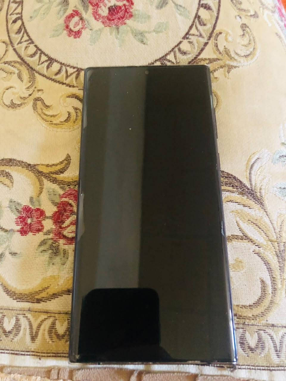 S22 ULTRA 
نظيف ما مبدل بيه ولا قطعه كله بلادي ،
ذاكرته 512GB  
معالج سناب دراگون 8 جين 1 
تك سيم كارت 

عيبه الوحيد القلم ما يشتغل واكو نقطة صغيرة بالشاشة ما تبين بالاستخدام ، غير هذا الشي كلشي ما بيه 
ويجي وياه ملحقات كفر و شاحنه اصلية 
سعره 410 الف وبيه مجال بسيط


**إذا كنت صاحب هذا الإعلان وتريد حذفه لأي سبب، رجاءا أرسل رسالة إلى الدعم الفني**