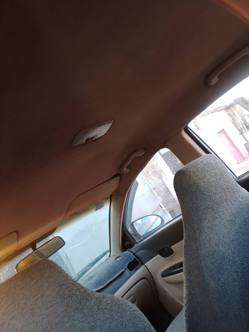 السلام عليكم هونداي اكسنت للبيع سنويه 2030 رقم صلاح الدين انكليزي جديد بيهه بطاقة بازنزين السيارة نضيفه موديل 2010 اقتصادية بلبانزين ماتصرف  تدفئه تبريد فول كير محرك بلشرط مابيهه اي ضرر ولا بيهه دواخل ومابيهه ولا قطعه السيارة بل اصل صفره ومصبوغه عام ازرك وبلسنويه مأشره ازرك وشرط التحويل السعر 82 مكان السيارة كركوك /الحويجه /قريه حلوه وسطى الشراي يتصل على الرقم ***********
