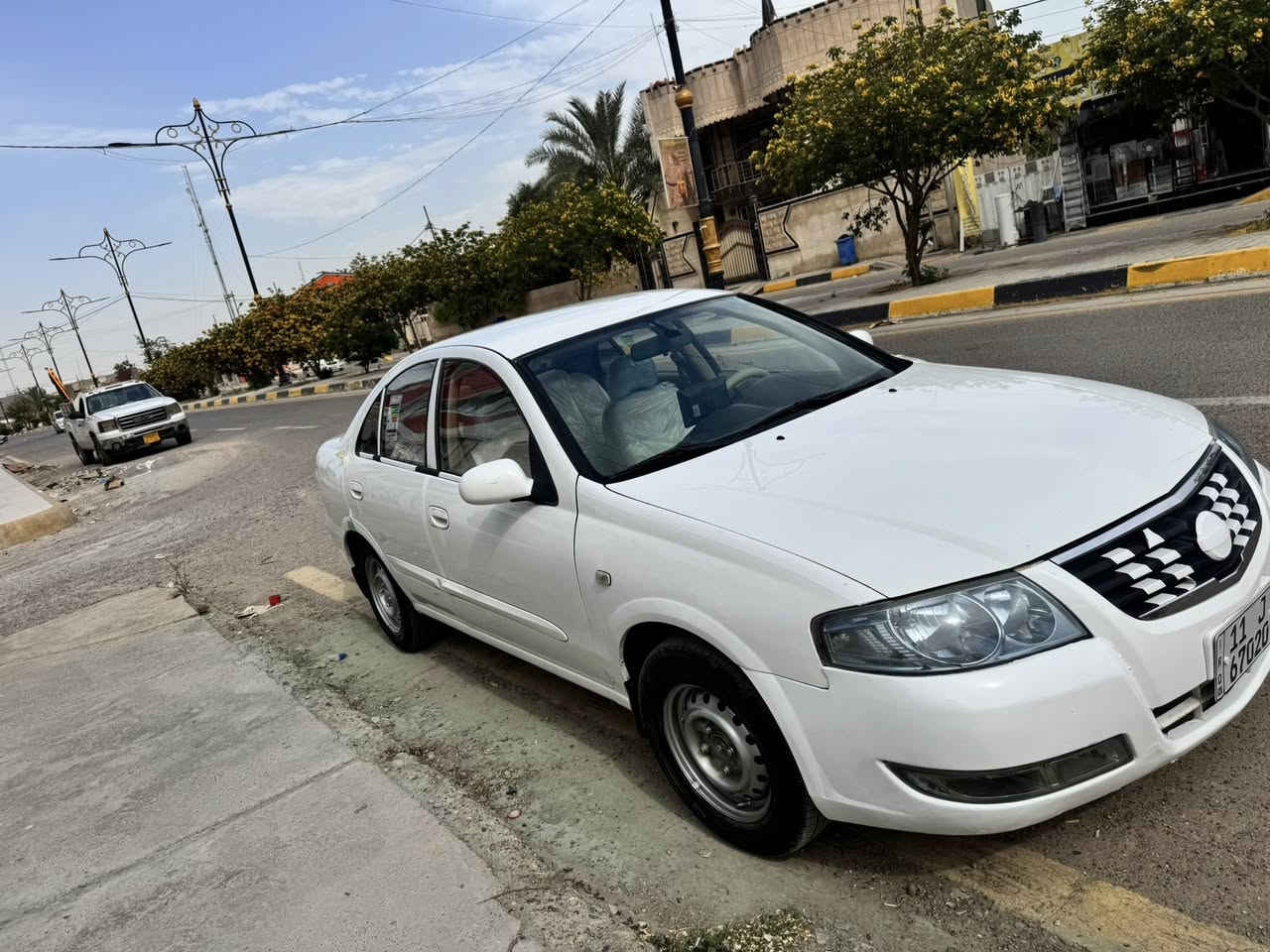 سلام عليكم نيسان سني 2009رقم بغداد انكليزي ابسمي مكانه سياره صلاح الدين بلد بيه قطعتين صبغ محرك 16ابيض المرغوب جام كله كهرباء لون السياره ابيضّ ثلجي السياره تبريده خير من الله للبيع أو مراوس حسب القناعه للستفسار اتصل***********
