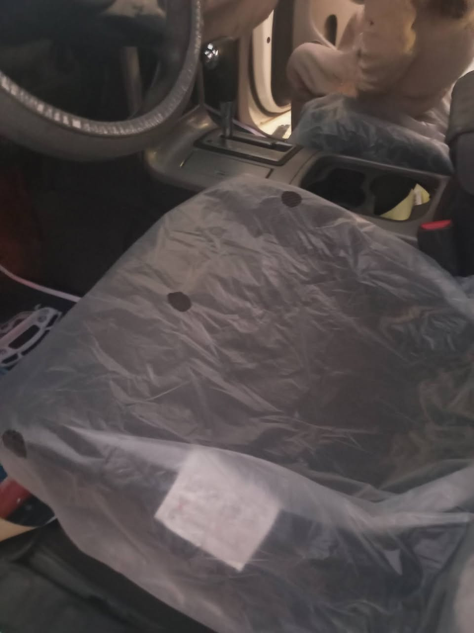 السلام عليكم نيسان بادفندر 2008 لون ابيض بيه الدعاميات صبغ وبلتكمه الخلفيه شخط ورشيته باقي كفاله رقم بغداد تحويل مباشر محرك جديد سياره حلوه وجاهزه 90 ورقه وبيه مجال الاستفسار ***********
