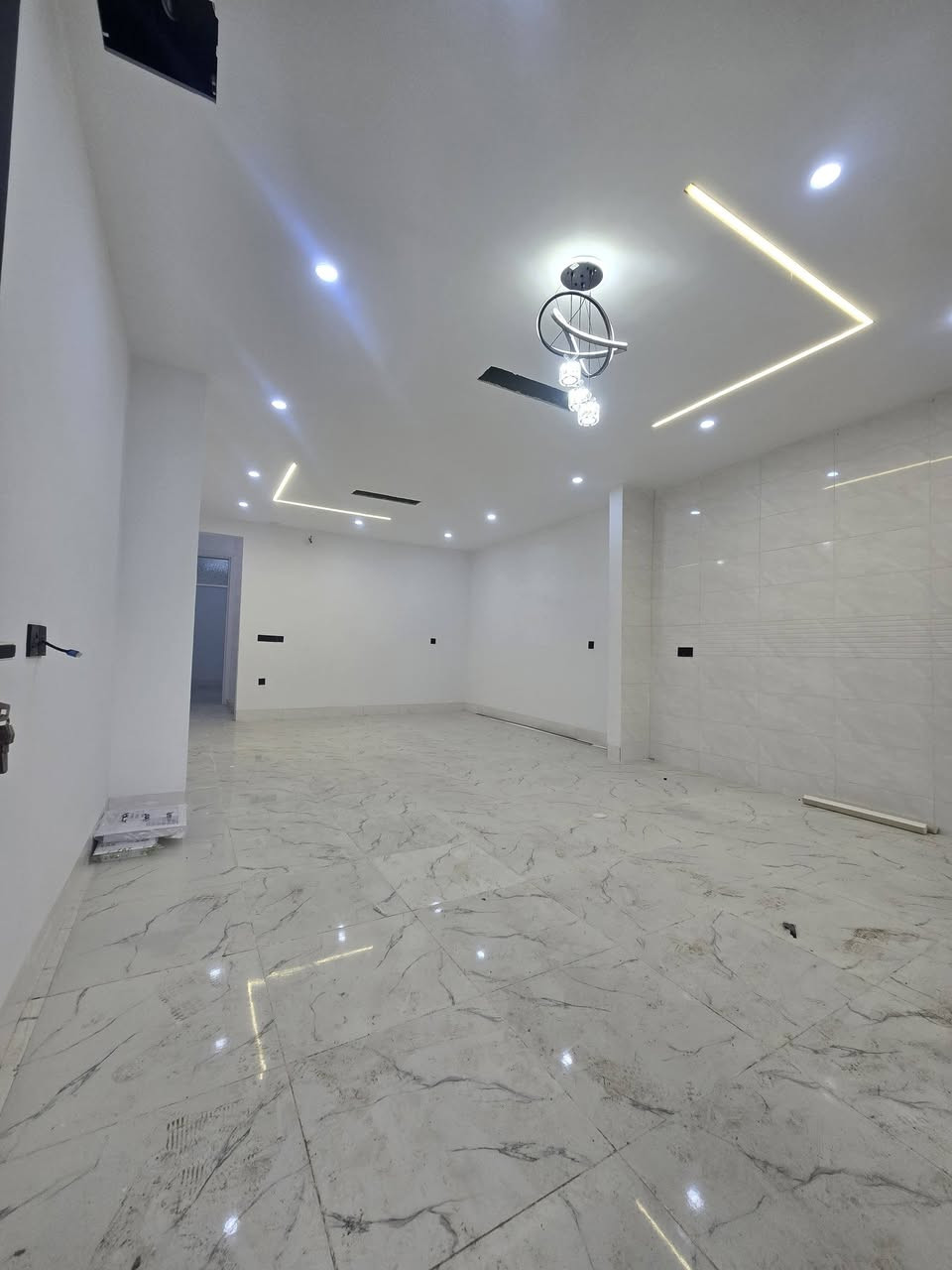 اعلا ن 
    دارين للبيع ١٠٠م طابق نص رقم فول كاشي بيت جديد سفر مامسكون احد
موقع كركوك دروزاه علي طريق سليمانيه خلف دروازه مول بيت جديد
سعر ٥٨مليون
شرا ي يتصل 
***********اسيا
***********كورك
