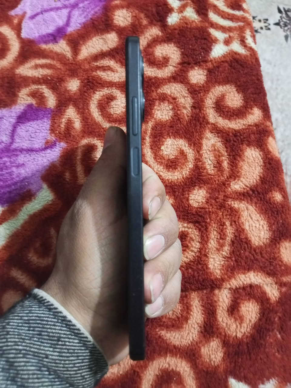 السلام عليكم جهاز ريلمي C53 جهاز نضيف كلش ذاكره 128 بصمه اصبع وبصمه وجه شغال السعررر100 وبي مجال  مكاني بغداد ***********
