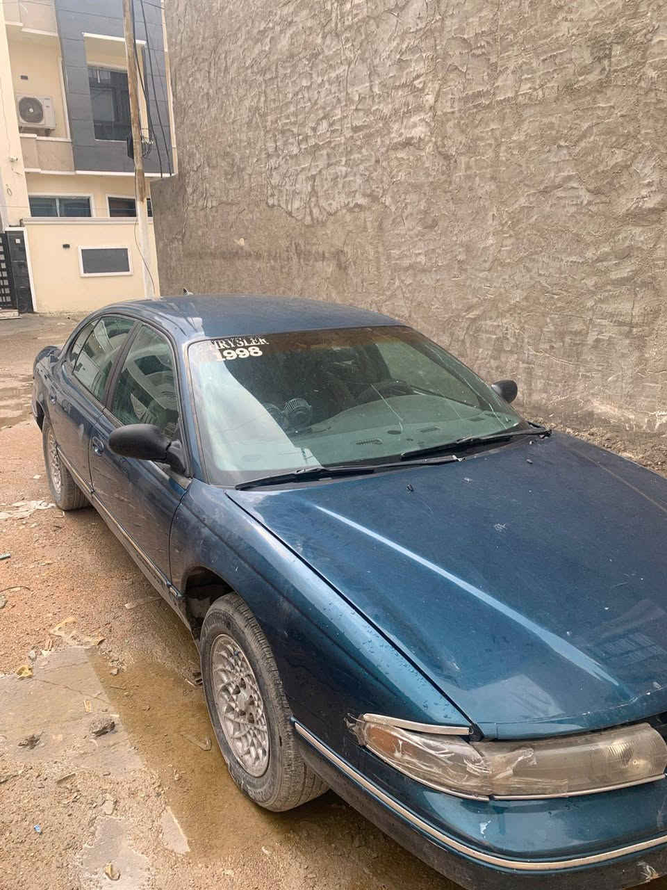 السلام عليكم كلايزر للبيع مديل ١٩٩٨
كير جديد قبل سبوع شاده
مكينه خير لله 
حدادية نص عمر 
داخله نظيف 
كشر جديد لا شخط ولا ضربه مصبوغة جماليه 
سعر ٢٥ مكانه بغداد وهذا رقم راعيه ***********
