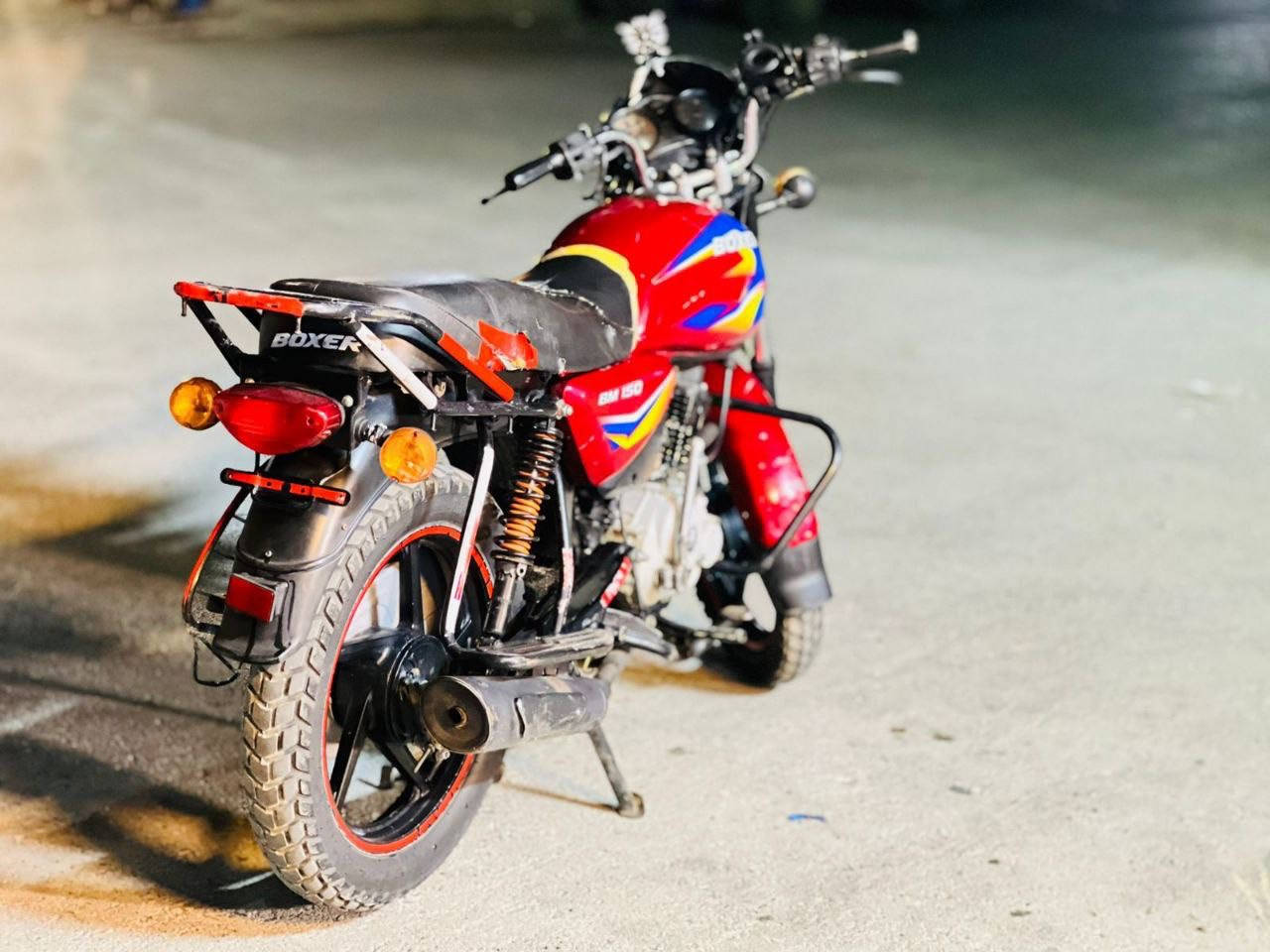 السلام عليكم /
دراجه بوكسر للبيع / موديل 2021
  / نضافه ٩٠ % / تجي تشوف بعينك
اوراقهه اصورليه كامله باسمي باركود /
اني ماشي بالمعامله واصله للهزه /
 مدفوعه غرامات وسرقات/
كل عشره ايام ابدللهة دهـن الله شاهد علي/
مجفته مره وحده شركه وبعد بيهه ضمان ٦ اشهر اي شي يصير بالمكينه يتصلح مجاني لان بعدهـي بضمان تجفيت الشركه /صوتهه كلش ناعم
مكاني /بغداد الرأسه / جامع الامام علي 
السعر: مليون وبيهه مجال 

للتواصل فقط واتساب ((.   ***********.   ))
