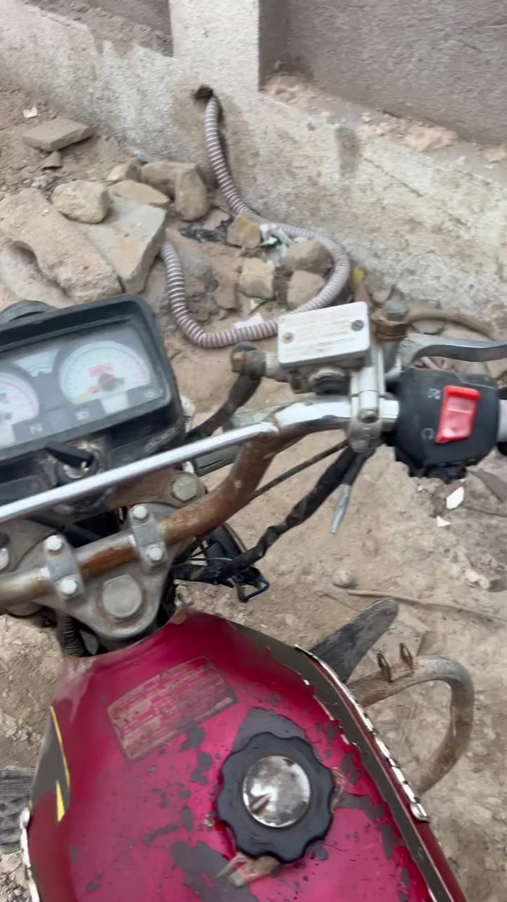سلام عليكم دراجه هونزده 150سلف كهرباييات تخم تاير جديد باتري جديد الدراجه جديديه جدن مال عمل بلاته اصولي اوراقها ضايعا  السعر 300 قفل لا تعملني ***********4
