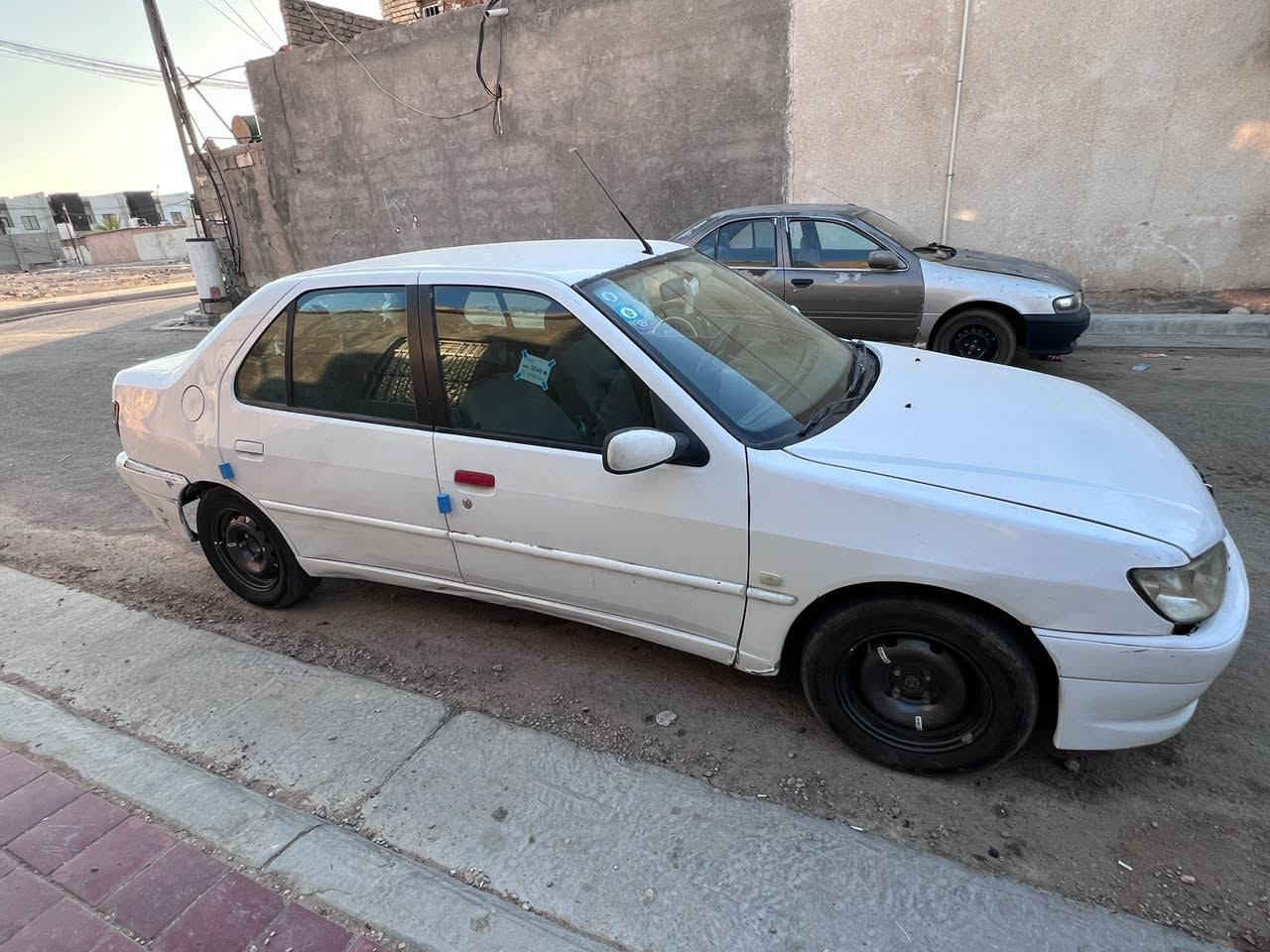 للبيع بيجو فرنسي 306 رقم بغداد انگليزي مميز
سيارة صبغ بس بنيد وقبق الجنطة 
مكينه گير وتخم تاير جديد وتبريد شغال 
السيارة نقصها حدادية ومشط 
السعر 38 وبيها مجال حگ الجية 

***********
