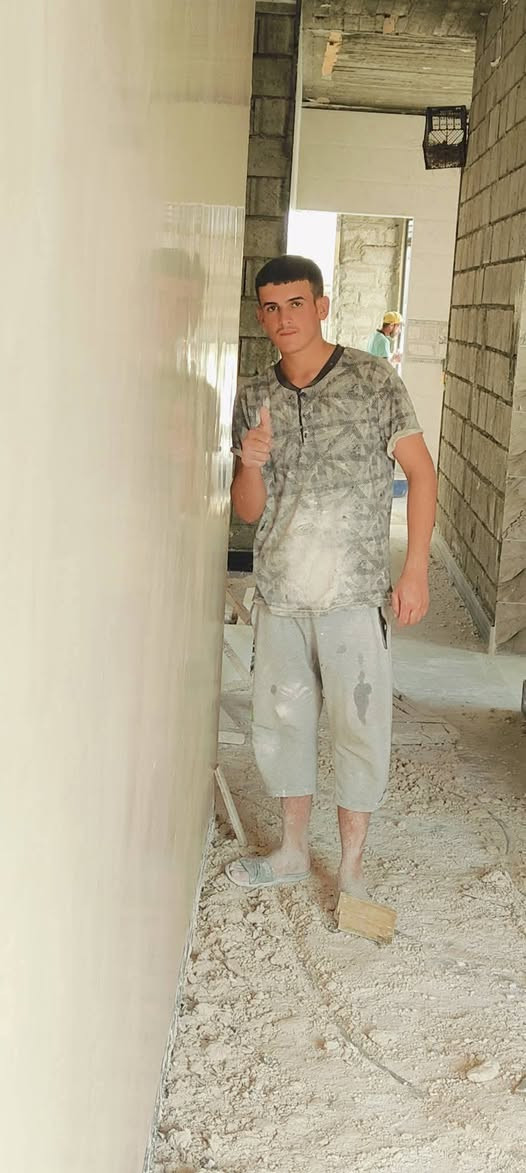 سلام عليكم كادر لبخ جص من لموصل متواجد في المسحك في بيت الاخ ابو ورود الحديثي من يرغب في العمل اتصال عل رقم ***********
