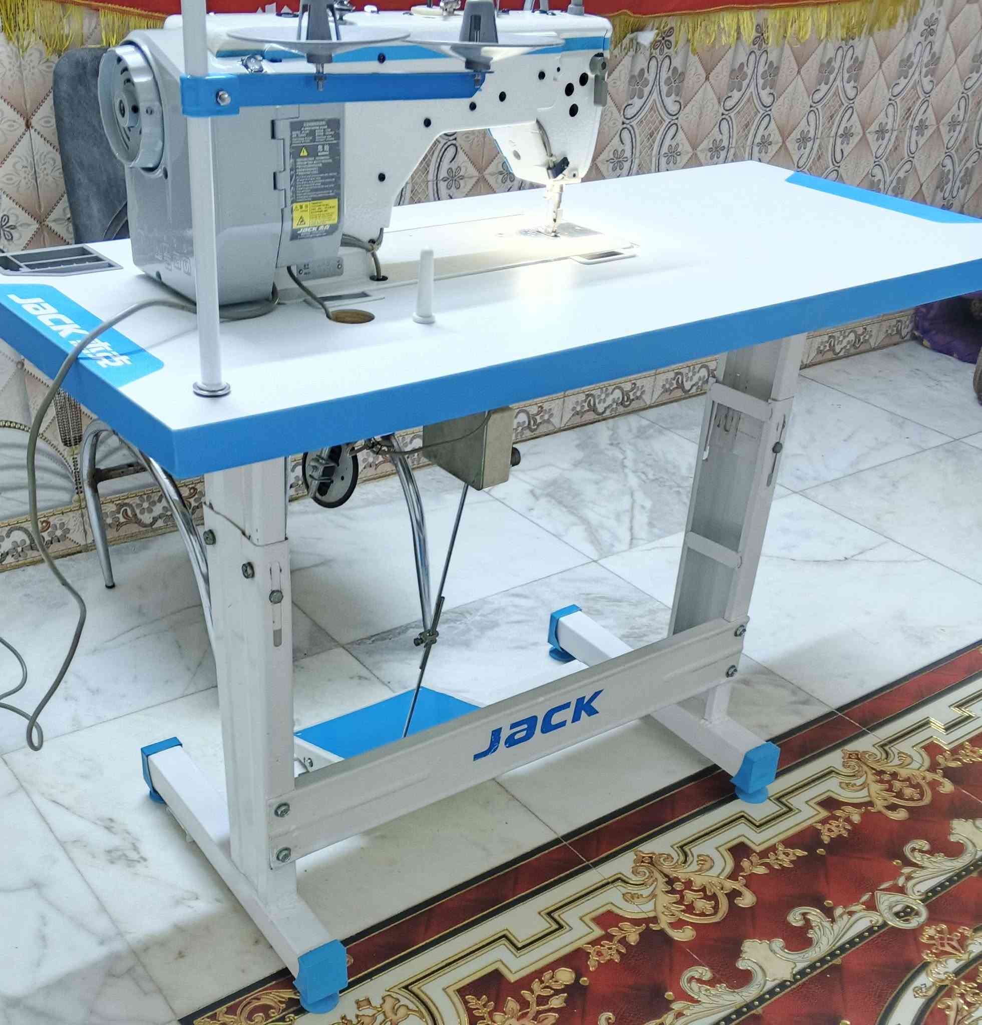 ماكنة خياطه جاك لاصلي فول اوتماتيك كاتم رفع بايه وقطع خيط اوتماتيك وبعد اوبشنات بيه تشتغل جميع انواع لاقمشه سعره 550 رقم هاتف ***********
