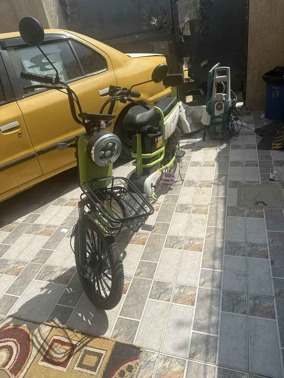 دراجة شحن حجم 16 للبيع
المواصفات
عدد بطاريات 4 مدة الشحن 6 ساعات تمشي وياك 50 كم يلة تصفر سرعتها 100 الحقيقية 50 كم قوة ملف 650 واط القصوى 1200 واط 
بدون زنجيل كلشي شغال شاشة مسجل اشاير لايت هورن جديدة صارلها شهر طالعة من المعرض
السعر 300 وبيها مجال


**إذا كنت صاحب هذا الإعلان وتريد حذفه لأي سبب، رجاءا أرسل رسالة إلى الدعم الفني**