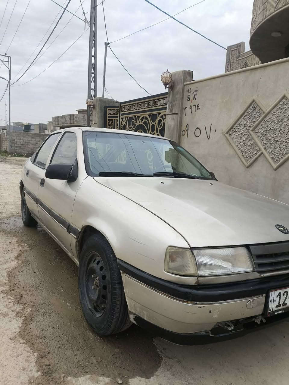 السلام عليكم 
فكترا 16 هزه جديده سنويه 30 تنتهي 
انا الشرعي كوبون باتزين ورقي بس متوقف
صبغ عام جماليه بيها طخه بجة السايق جاملغ الورى طخه خفيفه طخم جديد تايرات نضاف
مكاني موصل ايسر 
سعر 38 وبيها مجال 
***********
