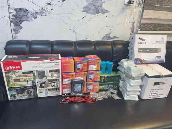 اعمالنا في بغداد (تأمين احد شركات التوصيل)

منظومة 16 كاميرات تجميع بأعلى المواصفات
مع خاصة الذكاء الاصطناعي 

خاصة الذكاء الاصطناعي هي:-
1️⃣ - تصوير اي شخص يصلك قرب المكان بصورة خاصة صوت 
     وصورة ولقطة فديو ١٠ ثواني .
2️⃣-ممكن تحديد الأشخاص المخولين من قبل النظام بعد 
       ادخال بيانات من قبل المستخدم.
3️⃣-تفعيل إرسال صور الأشخاص على الهاتف.
4️⃣- حفظ صورة آخر شخص كان بالموقع قبل فقدان او 
         سرقة جهاز وإرسالها على الهاتف

منظومة دهوا دقة 5 ميكا فول كلر صوت وصورة 

📌المواصفات
🔺16 كاميرات دقة 5 و2ميكا فول كلر صوت وصورة دهوا اصلي
     دبل لد ( تصوير ليلي نهاري ملون حتى بدون انارة)

 🔻ديفيار 16 جنل دقة 4k نوع دهوا يشغل كل انواع 
      الكاميرات ويدعم تسجيل الصوت مع تصوير الوجوه 
     والتعرف عليها بالذكاء الاصطناعي 

🔻هارد 8 تيرا اصلي .

🔺كيبل رولة 250م مسلح ونحاس ومقاوم كافة الظروف 
       الجوية 

🔺جهاز يو بي اس نوع ليثيوم اصلي يشغل منظومة الكاميرات 
     مع منظومة الانترنت ٣ ساعات حقيقي ويعتبر جهاز حماية 
     ومنظم فولتية وتلغي كافة المحولات

🔻بوكسات عدد 16 خاصة بالكاميرات لحماية الفيش من 
     الرطوبة والعبث وتعطي شكل لائق للكاميرات

🔻فيش كامله خاصة بالكاميرات

🔺راك حديد لحفظ المنظومة من العبث والتلاعب 

🔺كيبل اج دي مسلح

🔻جهاز سبلتر لتقسيم الصورة على شاشتين

🔻ماوس واير ليس نوع رابو

🔻 ربط المنظومة على الانترنت وتراقيب وانت باي 
     مكان بالعالم

🔺ضمان سنه حقيقي

🔴لمزيد من المعلومات مراسلتنا على الخاص او الاتصال على الرقم
***********
***********مهندس محمد
