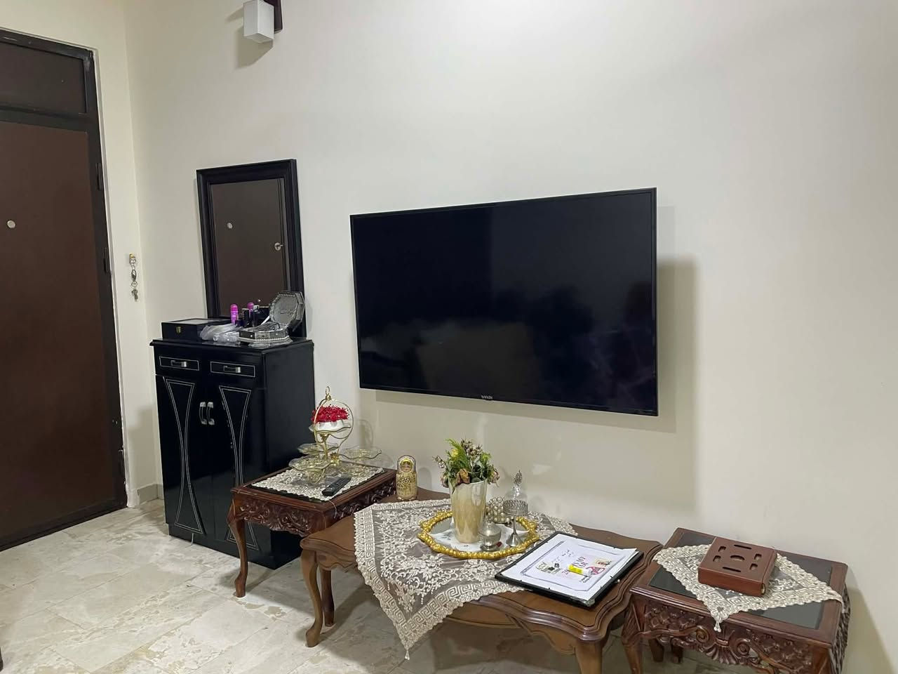 للبيع مكاني بغداد 

 التخم زان ملكي ماخذي من القند للاثاث ١١مقعد نظيف جدا اريده بمليون ونص 

 سيت طبلات زان خشب اصلي عدد اربعه اريدهم بـ200

 غسالة ملابس LG نظيفة جدا 9كيلو اريدها بـ250

 شاشة حجم 55 سمارت نوعية الوادي اريدها بـ300
 
كاونتر 6امتار وشوية السطح مرمر طبيعي جوكر الكاونتر تكدرين تتحكمين بترتيبه حسب مكانج  الخشب اج دي اف
    بدون اي ضرر اريده مليون ونص مع طباخ ومرشحه ماركة DLC الغنية عن التعريف 

 # كل التفاصيل ذاكرتها بالمنشور والاسعار ايضاً ونظافة الاغراض مية بالمية 
 
#رجاءاً الشراي اتواصل على الرقم احجز وتعال *********** مو شراي وتريد تعامل ماعندي مجال اجاوبكم 😁
