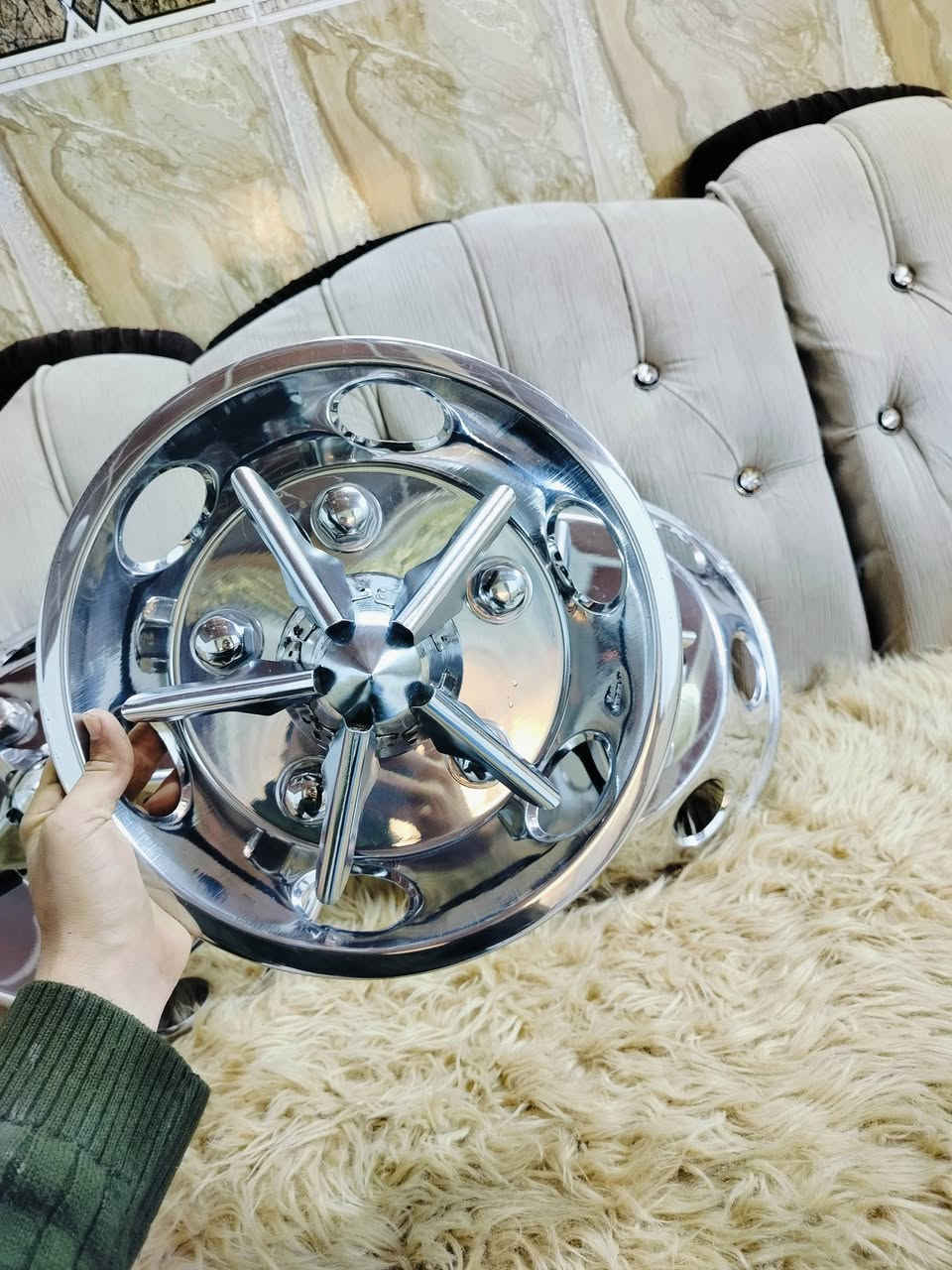 ئەم کاپە بۆفرۆشتن 12بە 14 بۆکیای 2700دەبێ    وەجبەی یەکەمە  زۆر خاوێینە  ئەوەی ویستی لەخزمەت دام  لەهەولێرم  ژەمارە مۆبایل ***********
