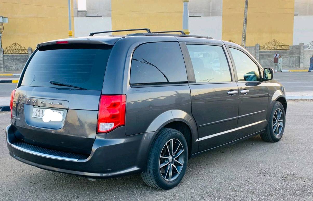 السعر 167 للاستفسا*********** دوج كرلفان 7راكب موديل 2018 امريكي داخله اكلين بدون حادث مكفوله من الضربة والتبديل بيه بلعراق قطعتين رش فقط مكينه 6V وكير مكفولات تبريد 3قطع شاشه كامره دوار تحكم استيرن السيارة جديده وجاهزه ما بيه أي نقص بيه منضومه غاز شغاله درجه اولى مكان السيارة كربلاء