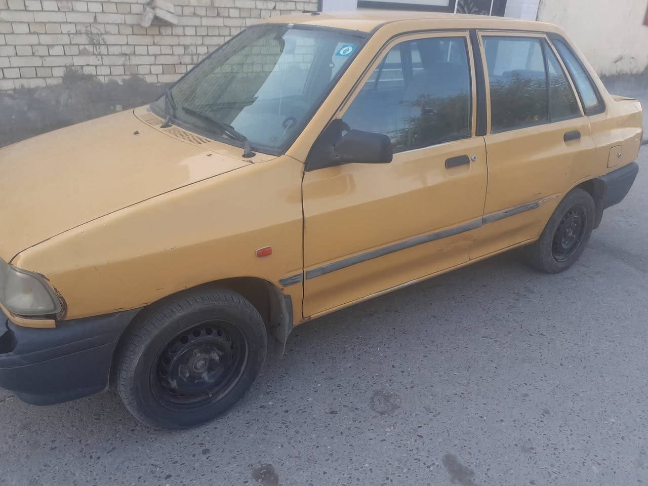 السلام عليكم سيارة موديل ٢٠١٣ سيارة خير من اللة كير ومكينة وكشر كدامج بيها صفحة من البراكيت معمرة احسن من البلادي رقم انكليزي باسمي السيارة السعر ٣٢ مصفرة هيئة وغرامات تحويل ثاني يوم من ايدك للشارع تخم تاير جديد الاتصال *********** بغداد الرصافة
