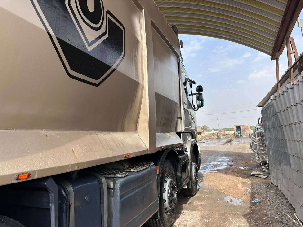 اللهم صلي على محمد وآل محمد 

للبيع سكانيه عقرب قلاب بلادي 
موديل 2018 رقم بصره بموديلها 
مكينه V8 حجم 500 انجكتر مكينه عادي مو وحش كير حجم الف 
سياره جهازه و نظيفه 
العنوان النجف 
السعر 560$
لستفسار الاتصال ***********
