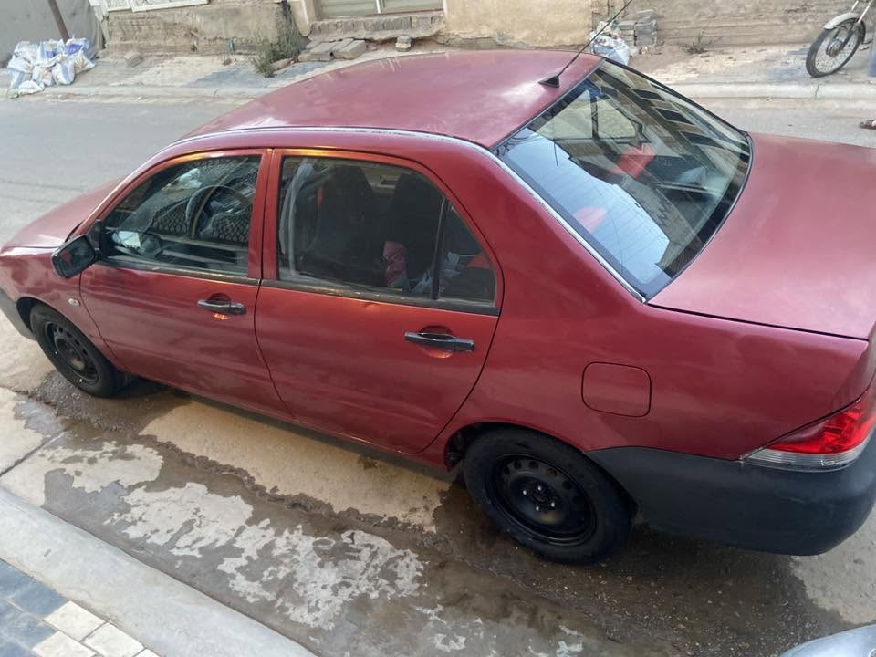 لانسر 2007 بيها طخة بالجاملغ الخلفي ومعمر وملاون وياها الصفحة نفسها كلير بسبب الجراد والباقي كفاله عامة سيارة بلادية مع رقم مميز بأسمي السعر ٦٩ بيها مجال بسيط سيارة جاهزة للاتصال ***********
