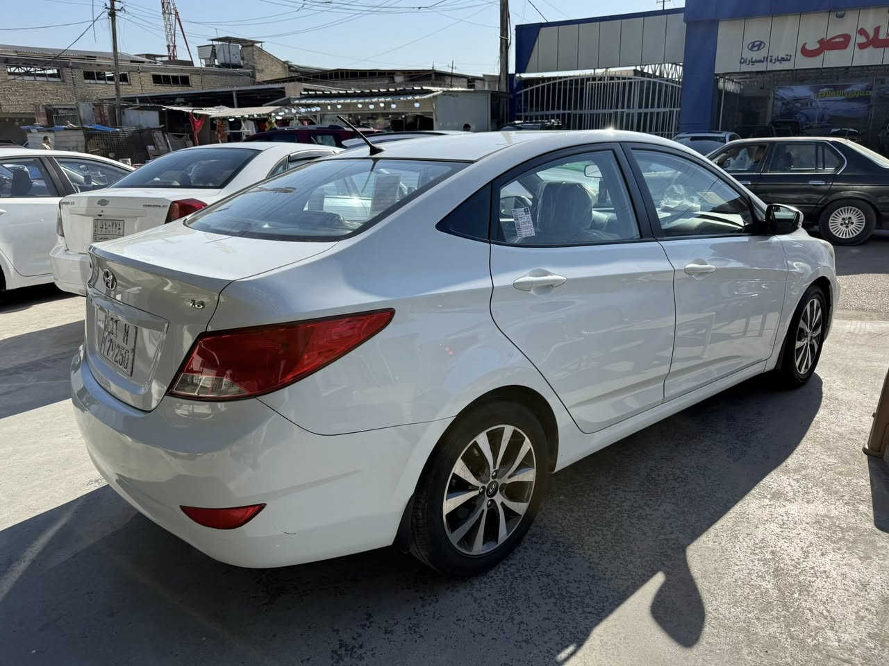 اكسنت موديل 2016 بدون صبغ موصفات فول للخير. شاشه كامره فتحه سقف تحكمات ستيرن جهيتين اناره داخليه ويلكب عدد 5 دواخل بيجي عله وضع شركه  محرك 1600 ماشية 98K  السعر (115)$ 
الهاتف /*********** مكان السيارة البياع
