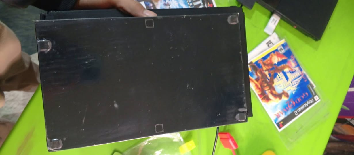 سلام عليكم شونهم شباب توفرر. بلايستشين 2 فات ياباني كامل ملحقات فلاش30لعبه كهرباء110
سعر 50
تواصل ***********
