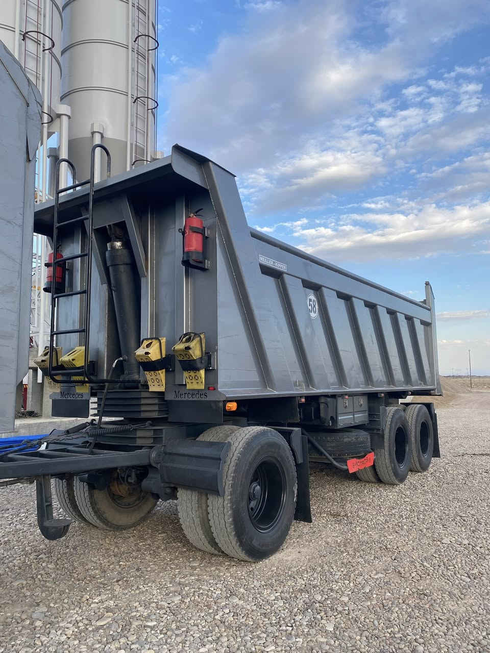 مقطوره البيع شاصي 16دنكير 16. تخم تاير   ***********
