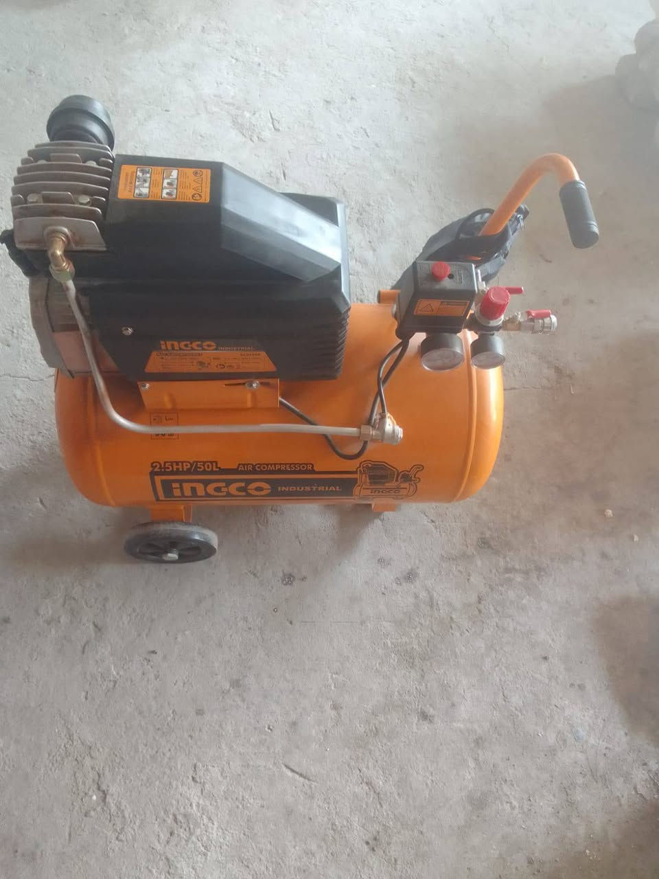 كمبريسر حجم 50 استخدام مره واحده السعر 160،، الناصريه حي اور ***********
