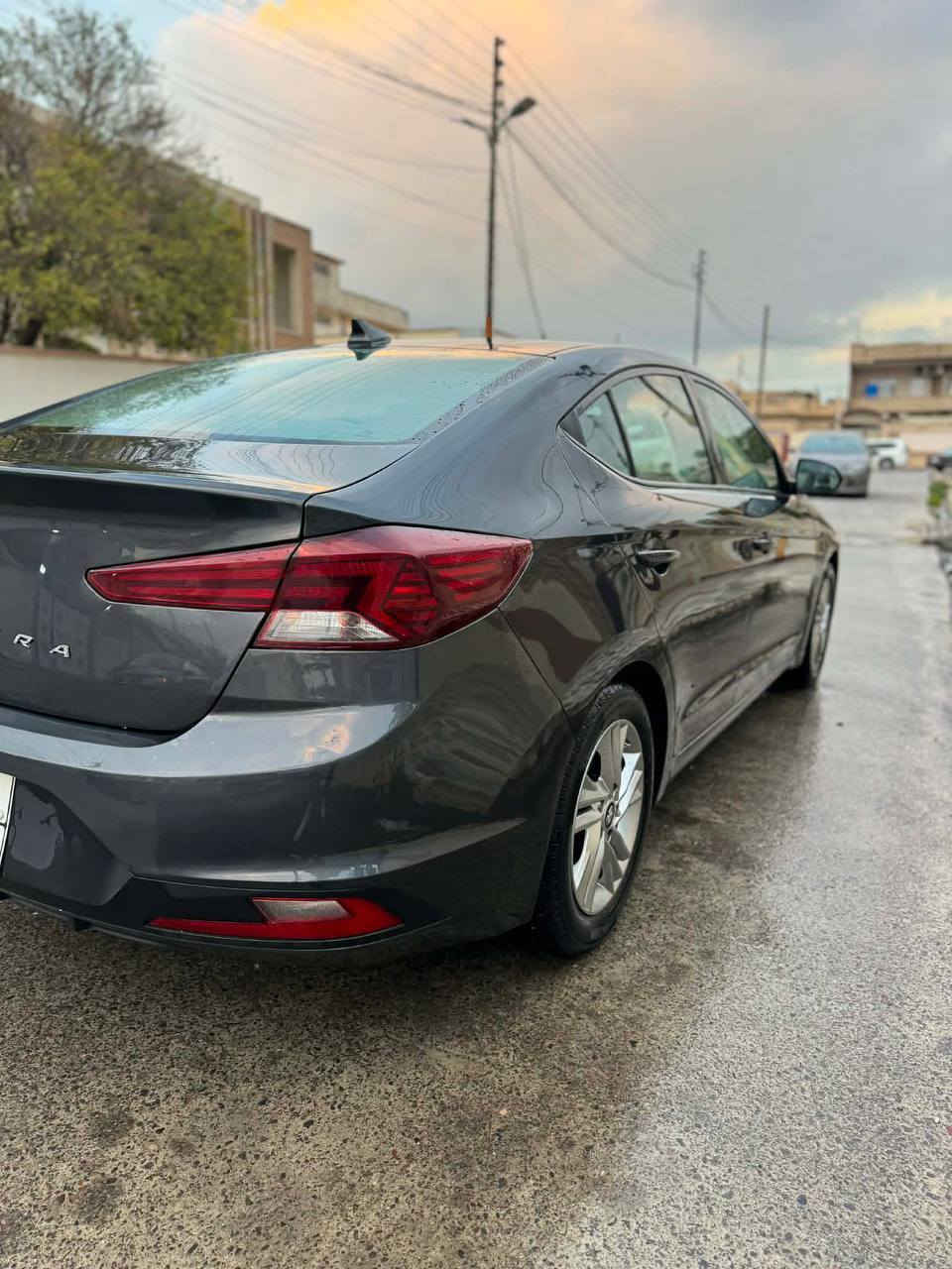 🚘 للبيع: هيونداي النترا 2020 (فول مواصفات) بحالة ممتازة! 🚘
​
​📌 
​الموديل: هيونداي النترا 2020.
​الوارد: أمريكي (مواصفات ممتازة).
​المحرك: 2000 دوش (DOHC) عزم قوي وأداء اقتصادي.
​المسافة المقطوعة: 35 ألف ميل فقط (عداد حقيقي ونظيف جداً).
​درجة الفئة: فول مواصفات.

​🛠️ حالة البودي والضرر:
​السيارة نظيفة جداً، والضرر عبارة عن قطعة واحدة فقط (قبغ الصندوق) .

مكان السياره موصل
​📞 للتواصل :
#***********📱
