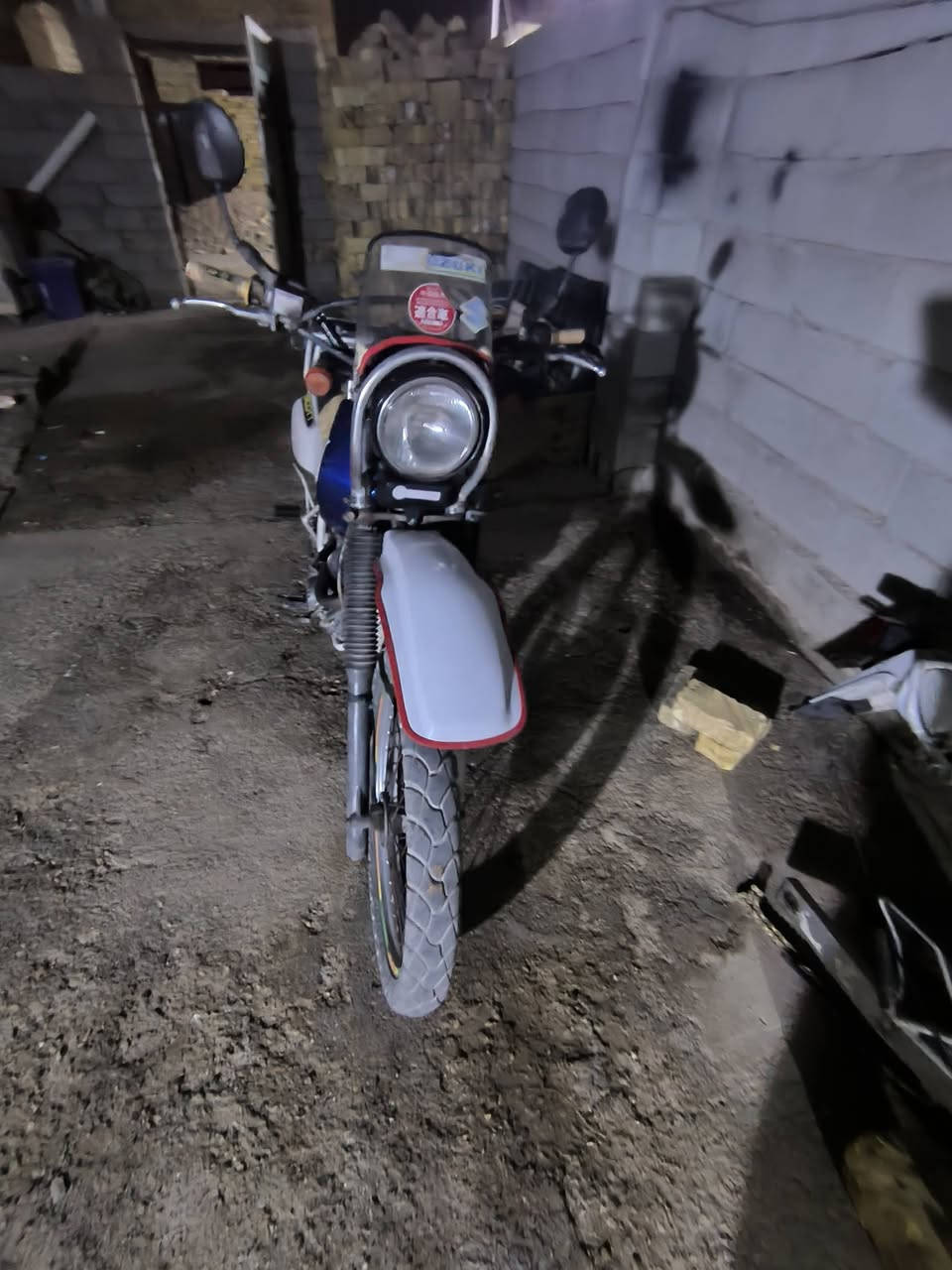 السلام وعليكم قفاز دجبل مرقم بأسمي سعر 30 قفل ورقه دراجه نظيفه بشكل مكان واسط كوت ***********        ***********
