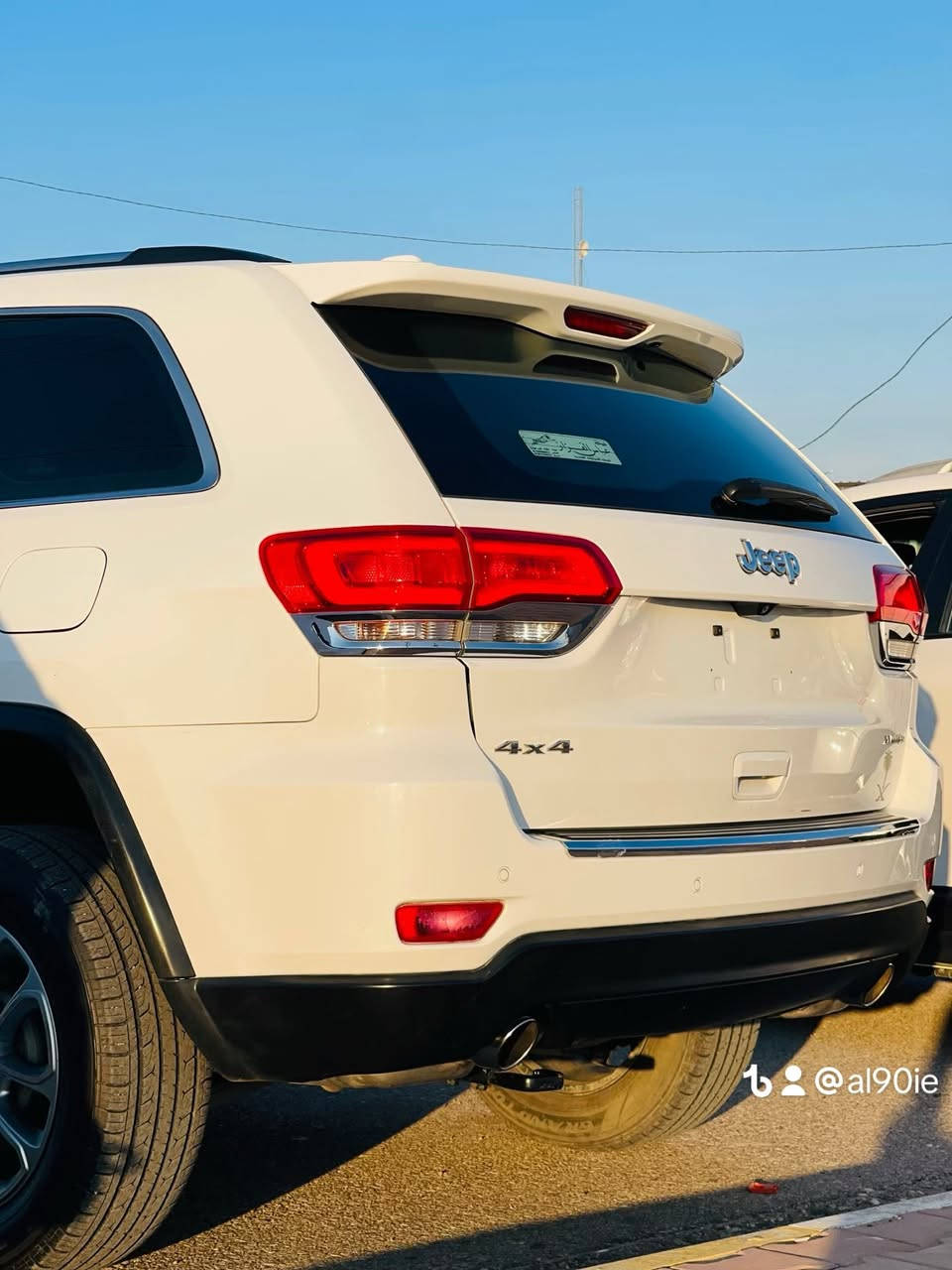 جيب موديل 2014  ليمتد خليجي وكاله عباس قزاز
فول مواصفات 6 سلندر فورويل
المواصفات 
١- محرك ٦سلندر حجم ٣٦٠٠ 
٢- بانوراما 
٣-ماوس تحكم اربع وضعيات قيادة ( ثلجي ،رملي،طيني،صخري)
٤-گير طياره 8 نمر وضعية قيادة عادية واوتوماتيك ووضعيه القيادة الرياضية S 
٥-دفع رباعي 4*4 
٦-مري جانبيه قلابه عند الرجوع 
٧-كشنات جلد تدفئه وتبريد 
٨-تشغيل واطفاء عن بعد 
٩-نظام ايكو لتقليل الصرف 
١٠-نظام مانع انزلاق ومانع منحدرات و فور ويل ثقيل 
١١-اشاير بالمري 
١٢- صندوق كهرباء
١٣-نظام تعتيم بالمري الجانبية والوسطية
١٤-شفات تحكم بالسرعه بالاستيرن 
١٥- الاستيرن تحكم فول جهتين
١٦-شاشة كبيره تحكم بجميع اعدادات السياره 
١٧-تبريد قطعتين خلفي و امامي 
١٨-حساسات امامي خلفي
١٩-سياره ماشيه  100 meL@ 
٢٠-تدفنه وتبريد كشنات 
ملاحظه :- السياره مكفوله كفاله عامه 
للاستفسار :-‭0771 508 4871‬
