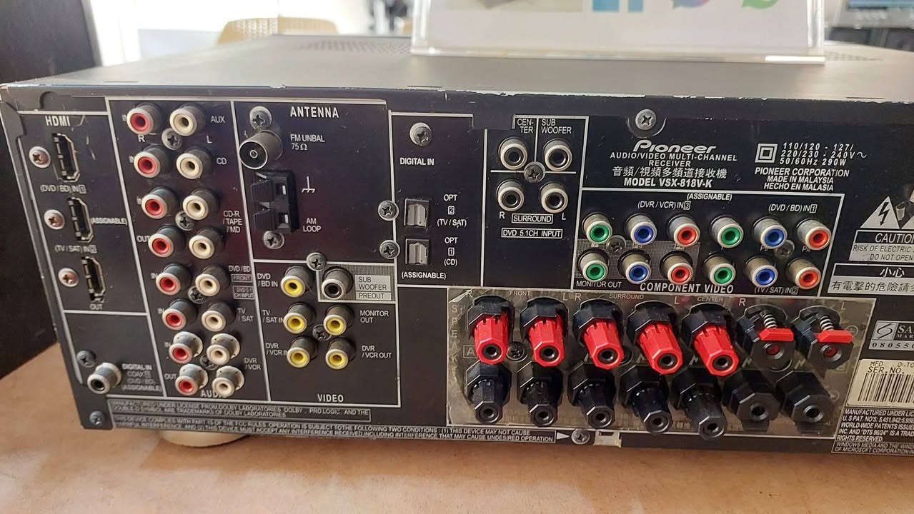 السلام عليكم.. عرض #2026010
أمبليفاير PIONEER VSX-818V 
نظام HDMI 7.1 , فول مواصفات بفئته. 
يدعم 7 سبيكرات، 2 اساسية، 4 محيطية، 1 سنتر جانل ، 1 أكتف سبووفر.
صور للمداخل و المخارج مرفقة بالمنشور.
السعر 330 الف دينار بي مجال بسيط للطيبين أكيد 💖 ..
مكاني سليمانية... يوجد توصيل كافة المحافظات.
Mustafa Electronics 
Audio , Video & Electronics
Whatsapp: ***********
