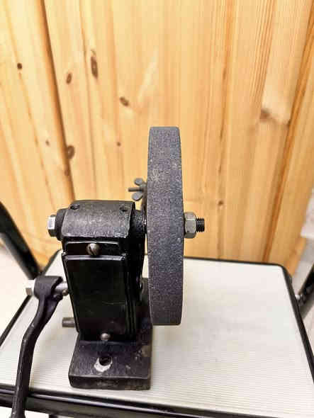 السلام عليكم 
للبيع كوسرة ثابتة صيني قديم عندي قطعتين سعر القطعة الوحدة 60 ألف 
متوفر توصيل 🚚  للاستفسار  ***********
