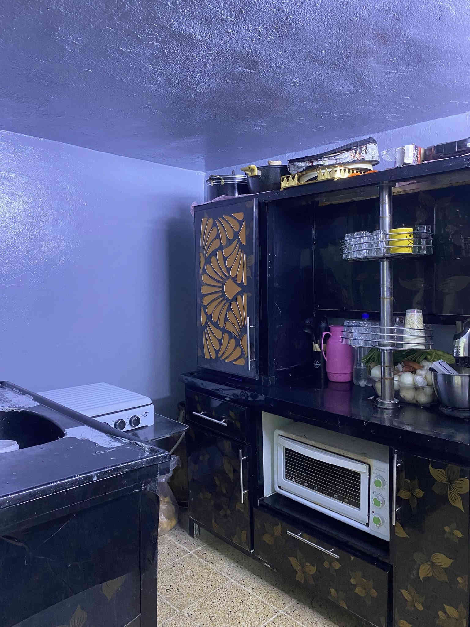 دار للبيع ١٠٠ متر تجاوز بي كرت سعر ١٨ مليون عنوان موصل جانب الايمن حي الاقتصاديين خلف معهد التفوق 
الدار يحتوي على :
غرفه ٥*٥ 
هول 
مطبخ 
صحيات 
كراج 
سطح 
حديقه خارجيه 
خدمات ماي متوفر ٢٤ ساعه وكهرب ٣ خطوط الشارع ترابي مقابل البيت حديقه  تواصل على رقم ***********
