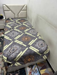 لدي سرير تركي نفر واحد استعمال قليل جدا بغداد السعر ١٧٥ الاتصال ٠٧٧٢٦٣...