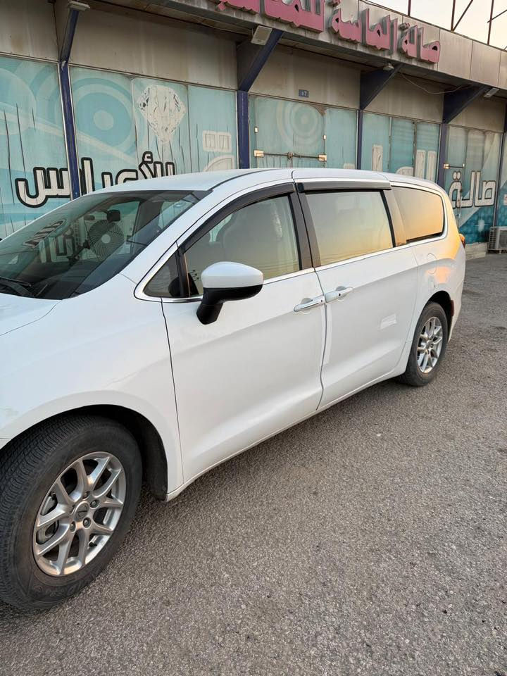 سلام عليكم للبيع 

فويجر 2022 وارد كندي 🇨🇦 VIP

ماشيه 31،000 كيلو 

داخل جلد لون مميز 
 
تبريد مركزي ثلاث قطع

كشنات هيتر ستيرن هيتر

محرك V6

تدعم ابل كار بلي 

بجم كبس دشبول ودركه مكفولات 

🛑حادثه جهة السائق باب السلايت مبدله بدون صبغ وباب السائق مصلحه وبارد قليل بالجاملغ باقي السياره كفاله 

رقم أربيل الجديد 

المكان نجف 

السعر 225 وبيه مجال بسيط حك الجيه 

رقم الهاتف ***********
