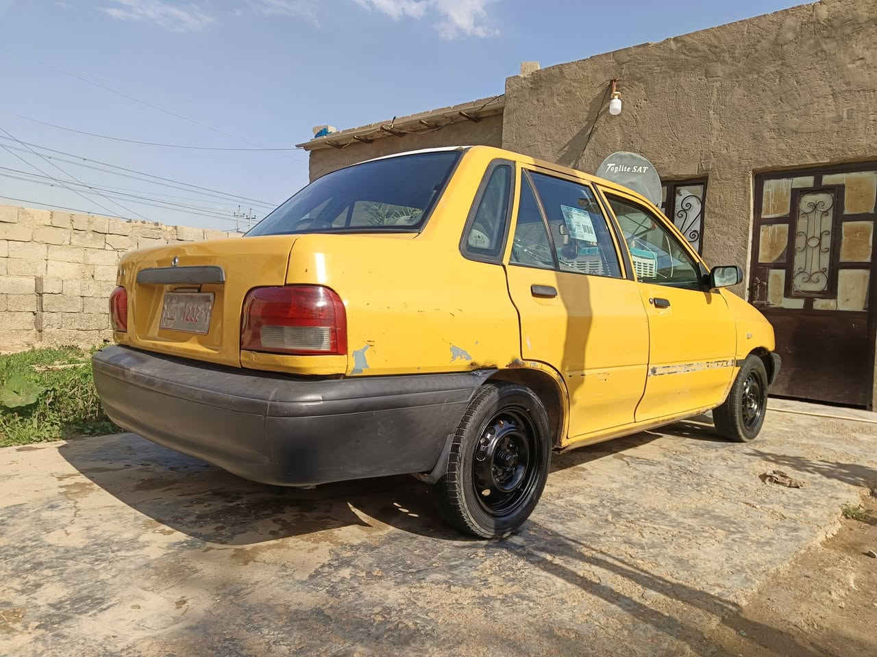 سلام  عليكم سايبه لبيع موديل 11 رقم احمر سياره مال جناي وخير من الله السعر 19 وبيهه مجال قليل المكان واسط عزيزيه *********** وتساب
